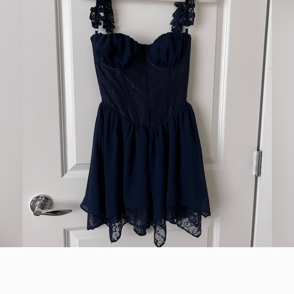 House of CB - Mistress Rocks Navy blue mini dress - Picture 4 of 4